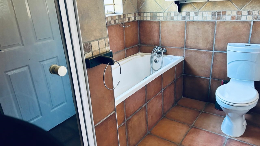 4 Bedroom Property for Sale in Waterkloof East North West